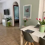 Dolce Apartment *